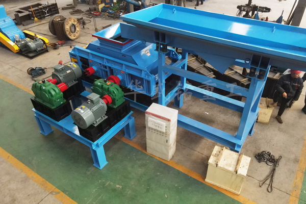 大型柏油路面破碎機,瀝青路面狼牙破碎機廠家報價,大型雙齒輥破碎機型號圖片,河南瀝青路面破碎設備